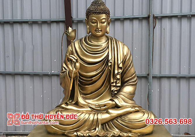 Tượng Phật Thích Ca thiền định chất liệu đồng vàng hun màu