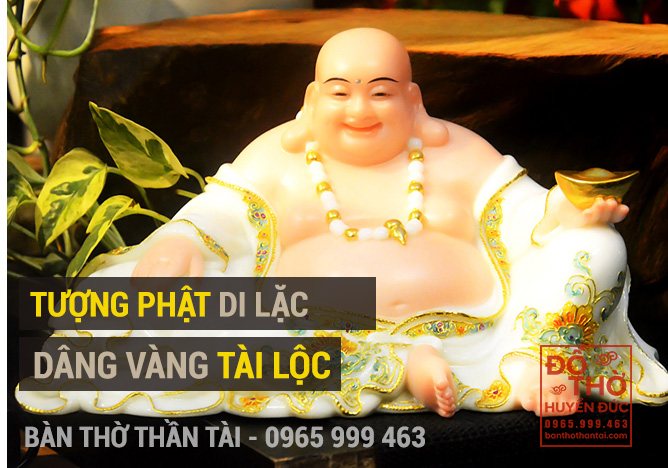 Tượng Phật Di Lặc dâng vàng